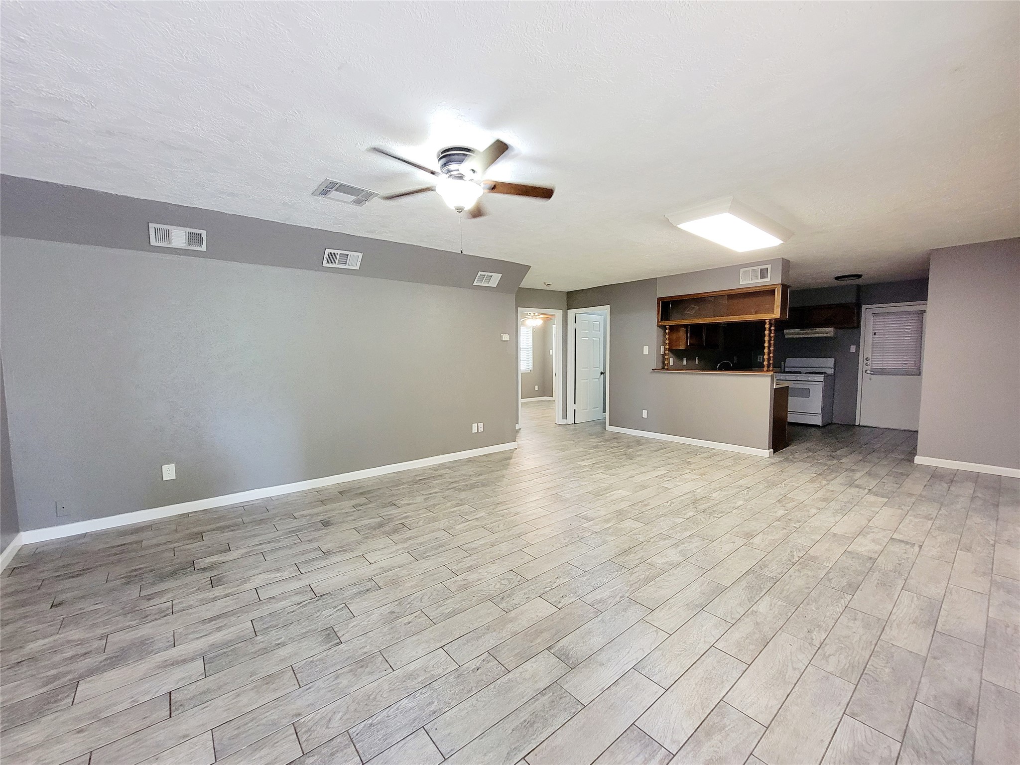 12070 Old County Road, Unit 2 Willis, TX 77378 - Photo 4 of 14 Gallery Image 4