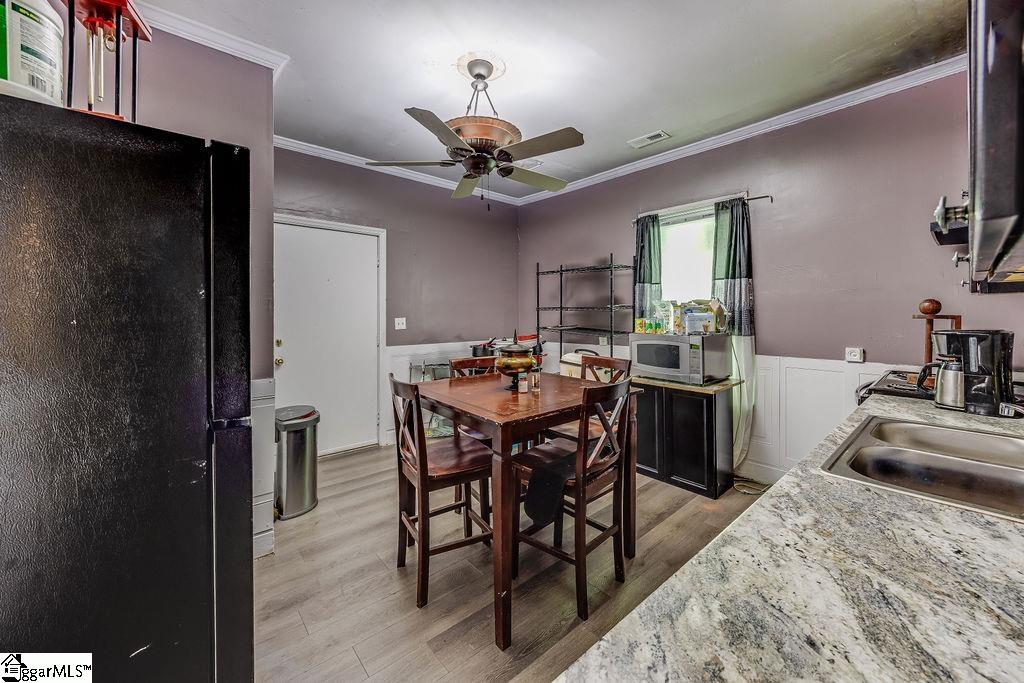 46 Peachtree Street Clinton, SC 29325 - Photo 7 of 20