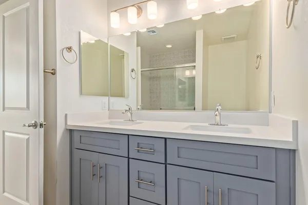 $2,290 | 3010 East Yale Street, Phoenix, AZ 85008