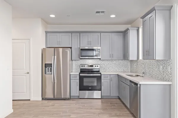 $2,290 | 3010 East Yale Street, Phoenix, AZ 85008