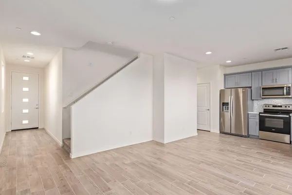 $2,290 | 3010 East Yale Street, Phoenix, AZ 85008