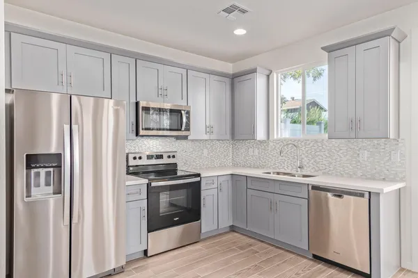 $2,290 | 3010 East Yale Street, Phoenix, AZ 85008