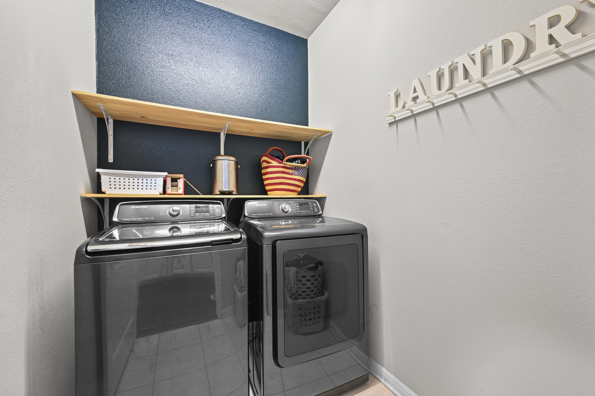 194 Treehaven Court Buda, TX 78610 - Photo 28 of 37 a view of washer and dryer