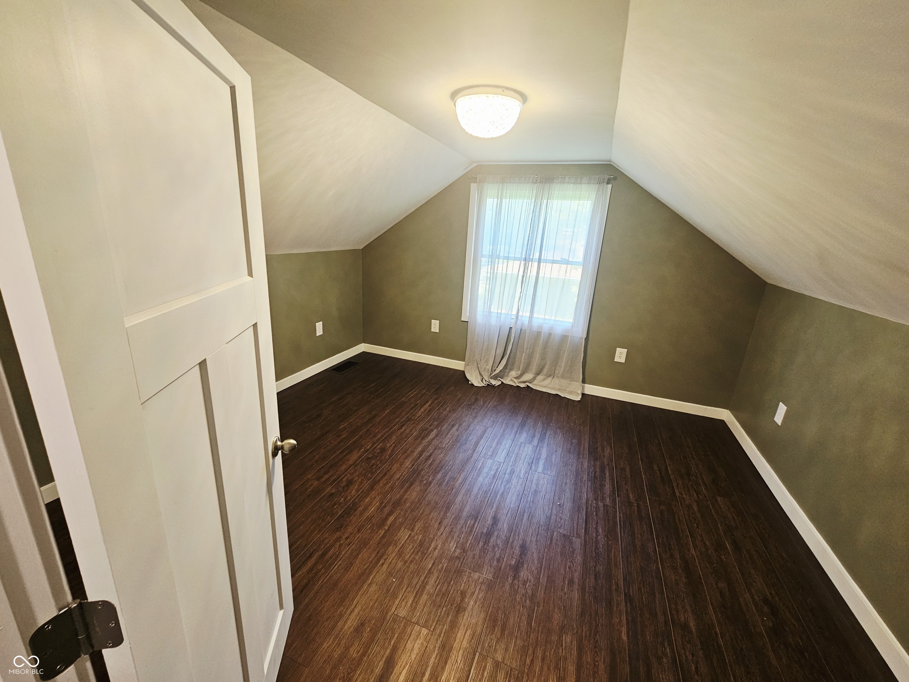 428 Maxwell Road Indianapolis, IN 46217 - Photo 8 of 28