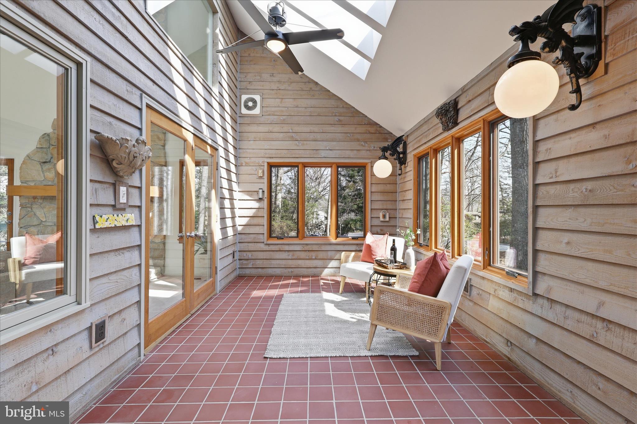 11574 Lake Newport Road Reston, VA 20194 - Photo 18 of 63