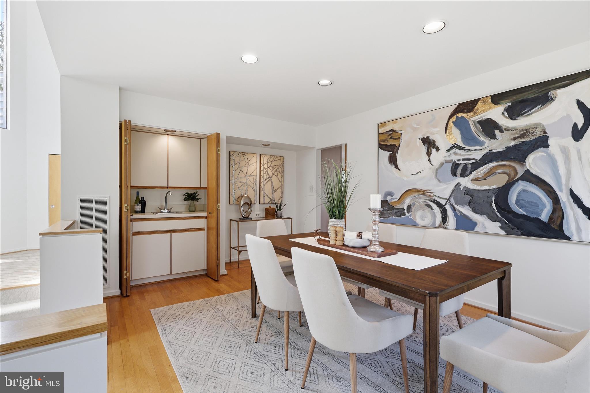 11574 Lake Newport Road Reston, VA 20194 - Photo 20 of 63 Wet bar in dining room