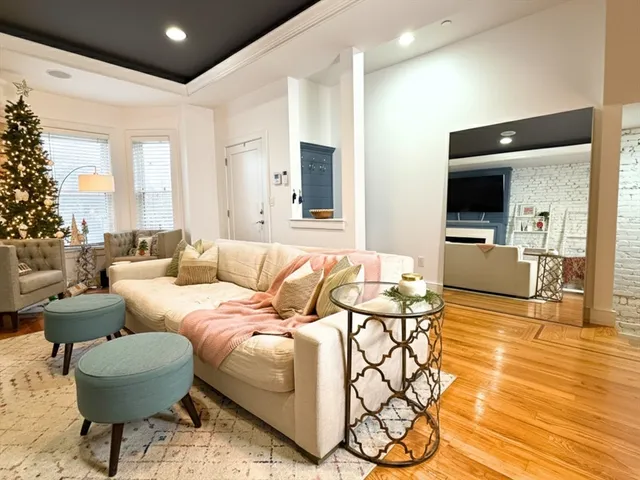 $6,100 | 495 East 4th Street, Unit 1, Boston, MA 02127