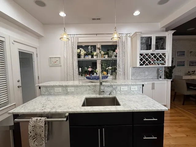 $6,100 | 495 East 4th Street, Unit 1, Boston, MA 02127