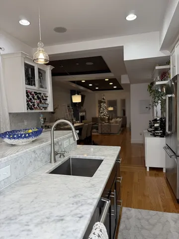 $6,100 | 495 East 4th Street, Unit 1, Boston, MA 02127