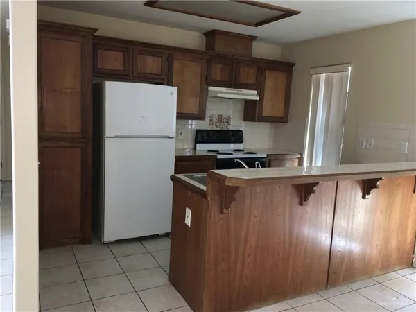 $845 | 2002 Angus Street, Unit B, Mission, TX 78572