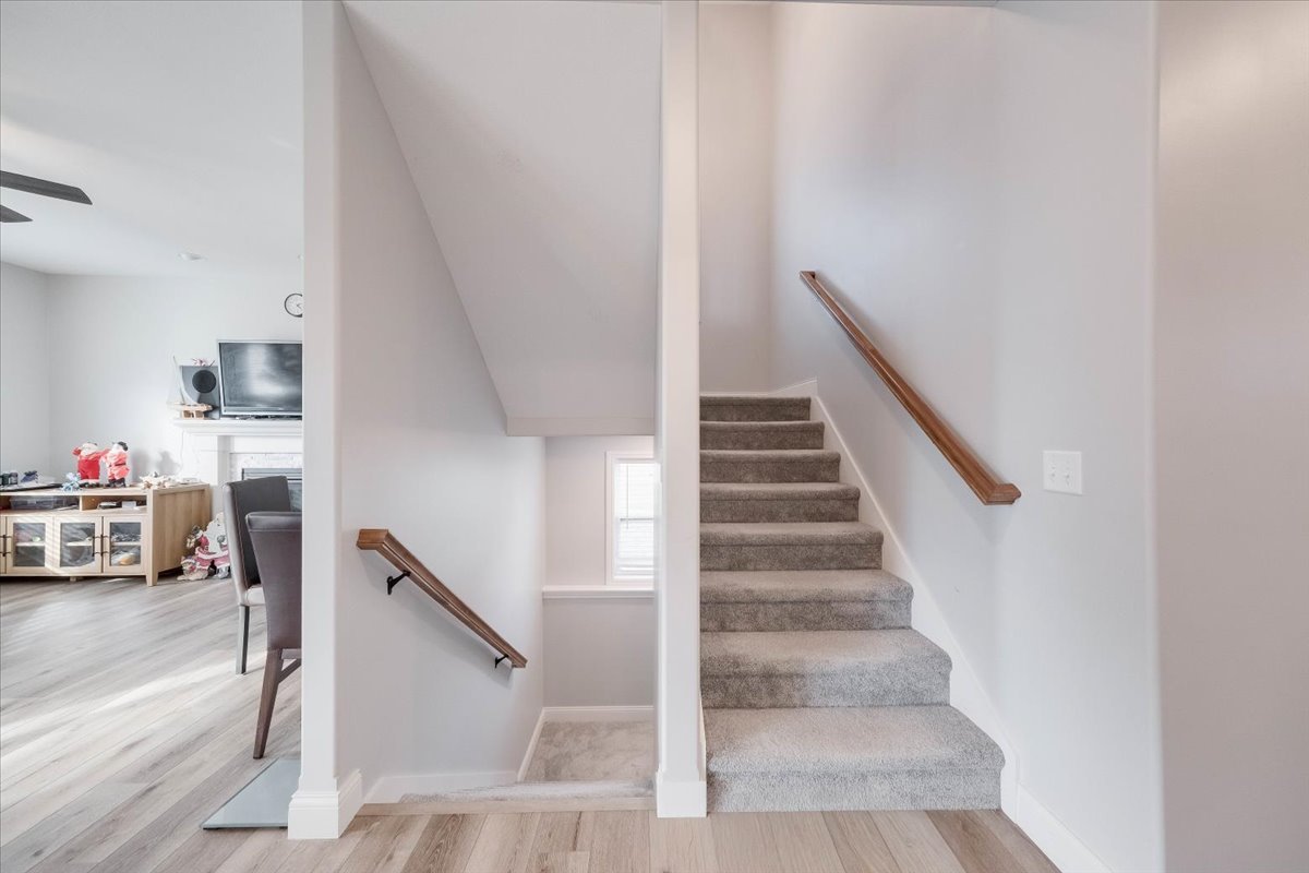 715 Rapp Drive Mahomet, IL 61853 - Photo 19 of 40 a view of entryway and hall