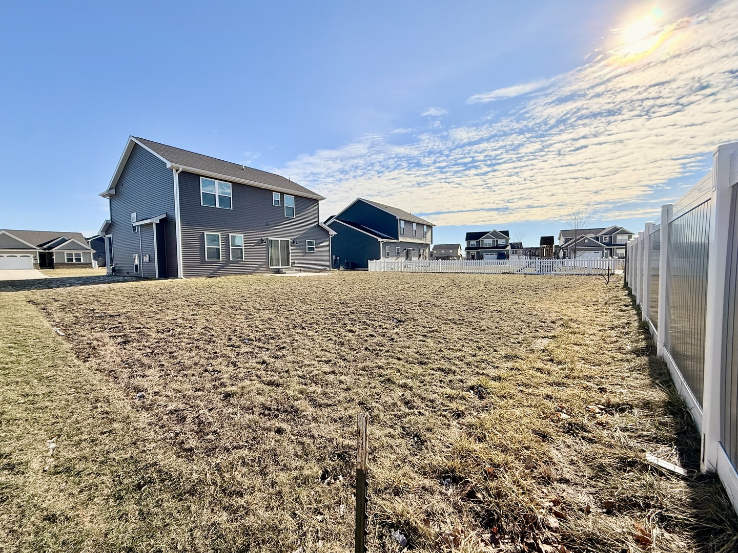 715 Rapp Drive Mahomet, IL 61853 - Photo 36 of 40 a large room with yard
