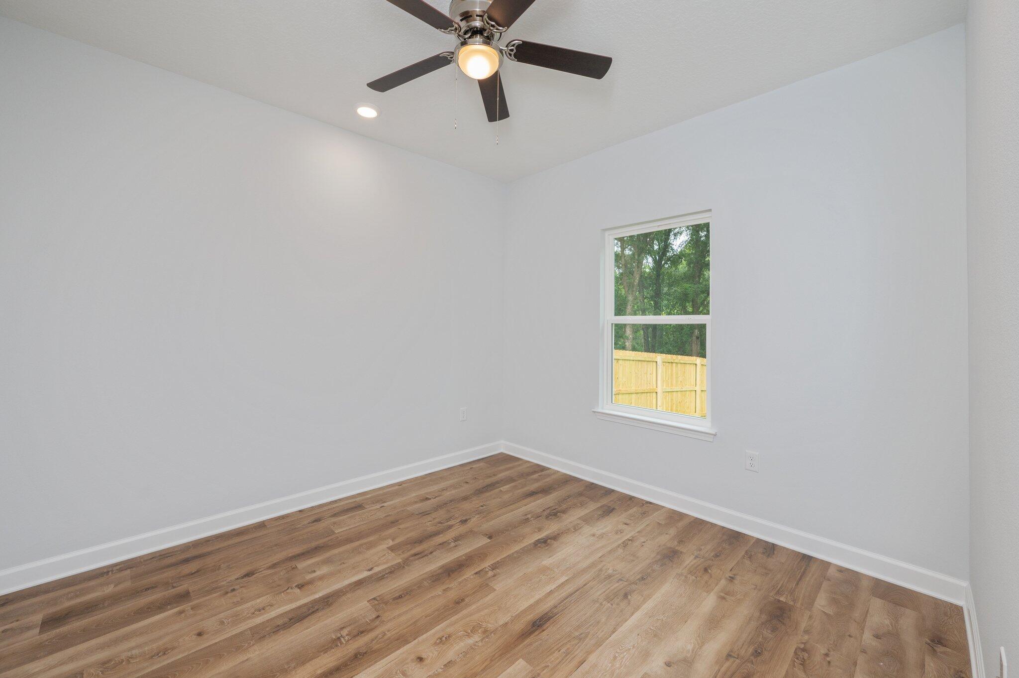 860 South Rayburn Street Crestview, FL 32539 - Photo 13 of 29 13