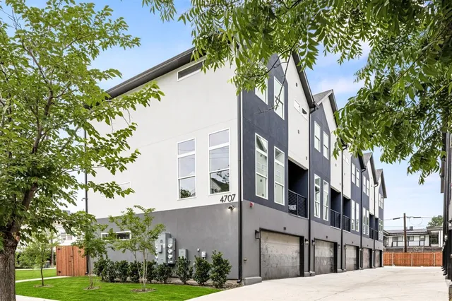 $2,800 | 4707 Virginia Avenue, Unit 104, Dallas, TX 75204