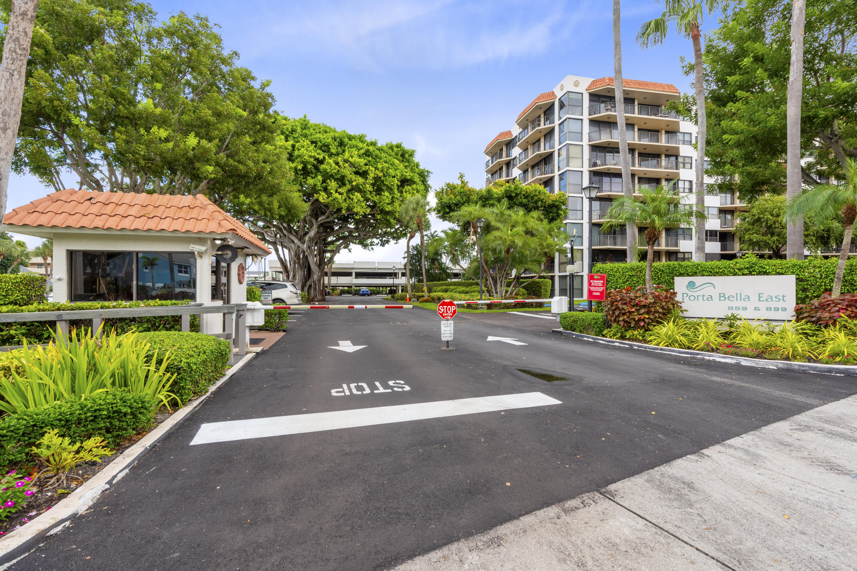 859 Jeffery Street, Unit 312 Boca Raton, FL 33487 - Photo 48 of 53 a view of an buildings with a street view