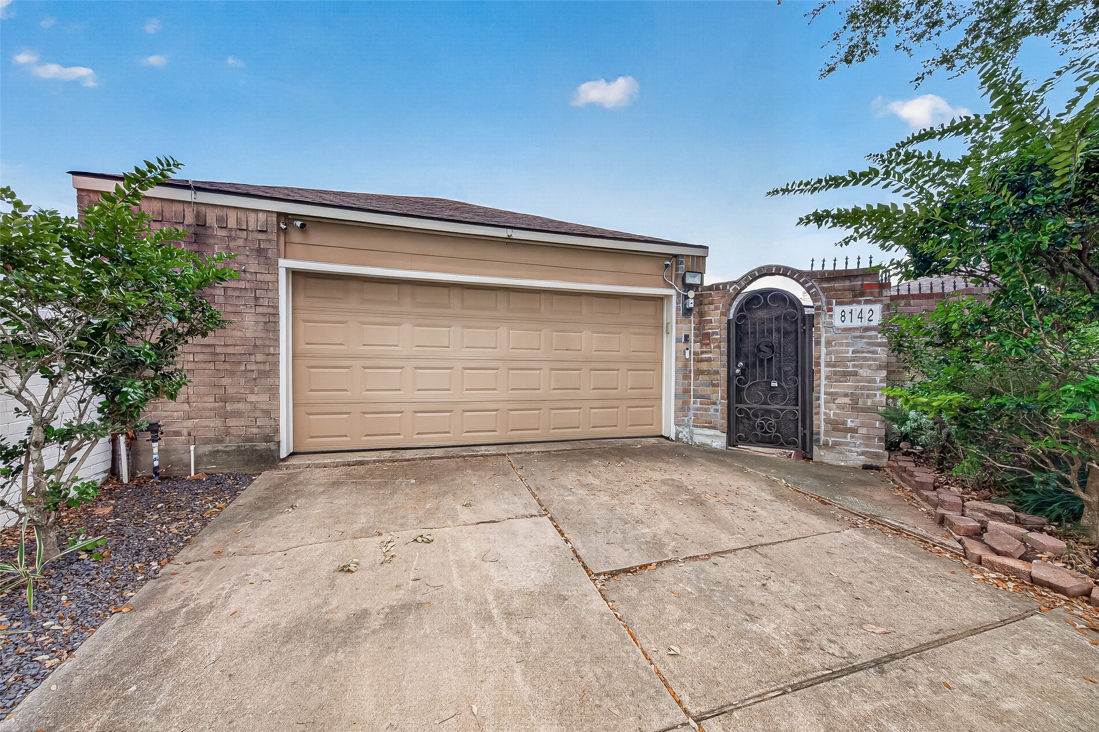 8142 Misty Ridge Lane Houston, TX 77071 - Photo 1 of 28 Welcome home!