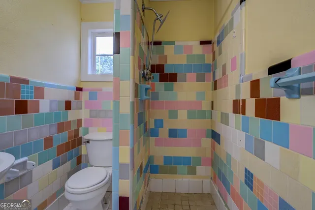 a utility room with a washer and dryer