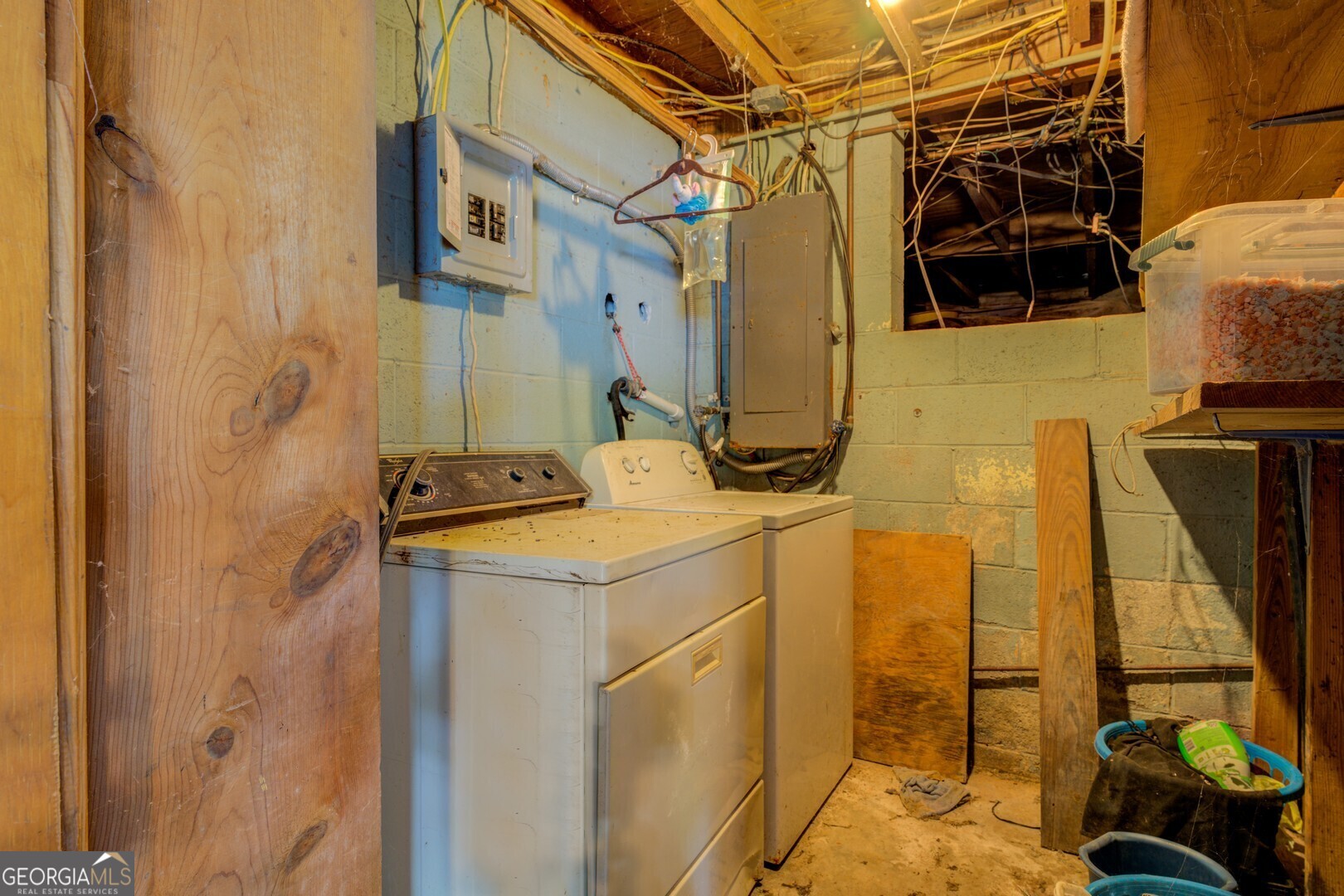114 Mabry Road Jackson, GA 30233 - Photo 55 of 57 a utility room with a washer and dryer