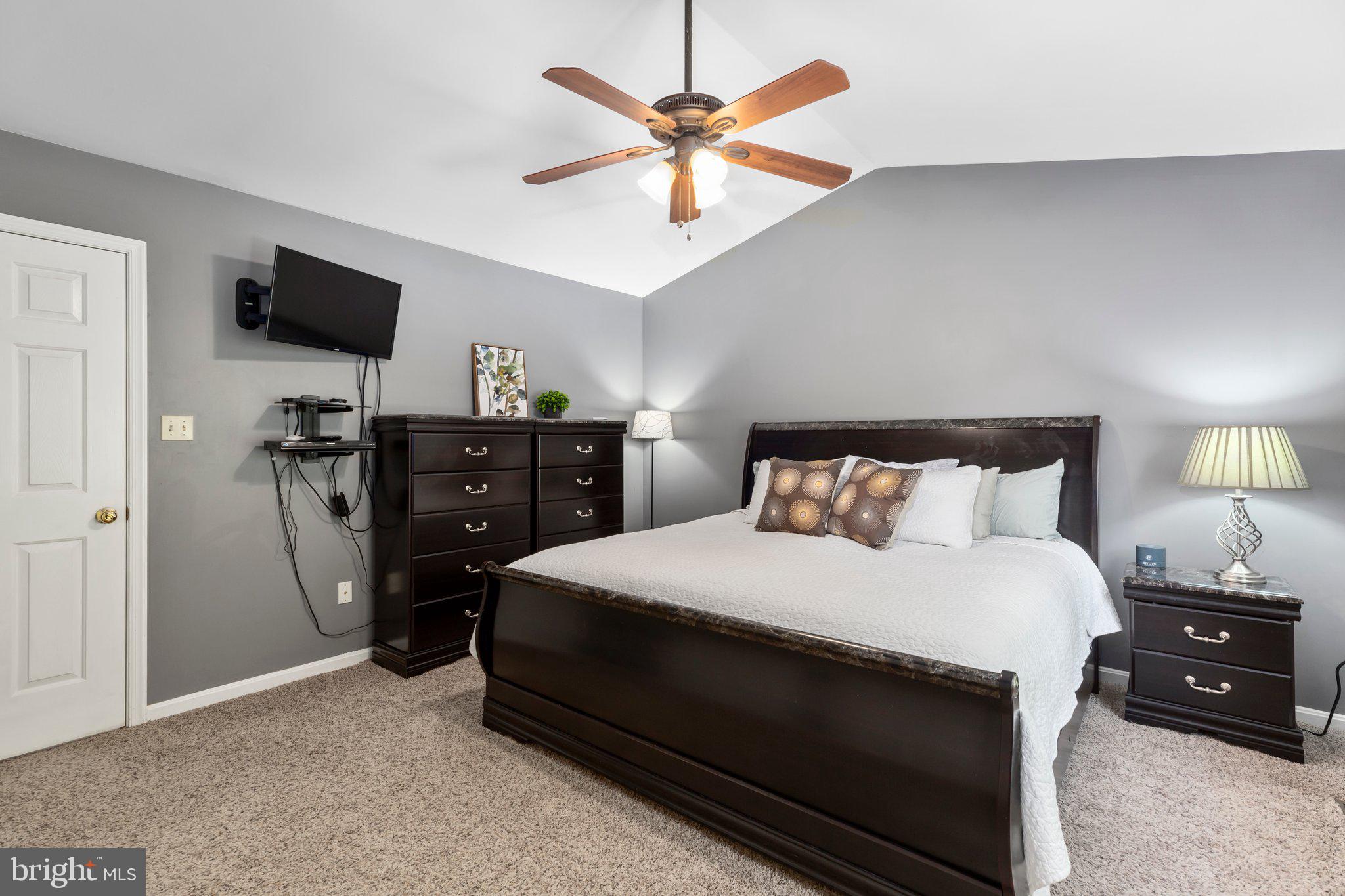 5550 Courtneys Corner Road Sumerduck, VA 22742 - Photo 22 of 49 Vaulted Ceilings