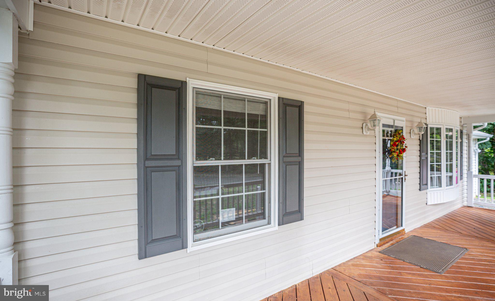 5550 Courtneys Corner Road Sumerduck, VA 22742 - Photo 4 of 49 Inviting entry!