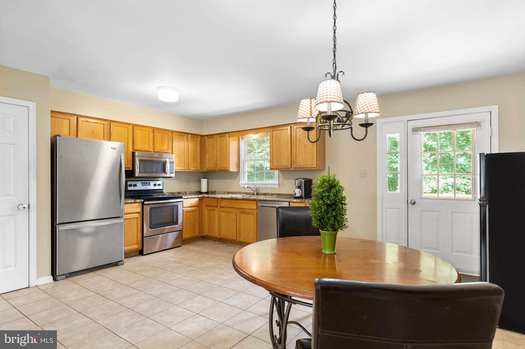 5550 Courtneys Corner Road Sumerduck, VA 22742 - Photo 10 of 49 Huge Kitchen with Dining Area