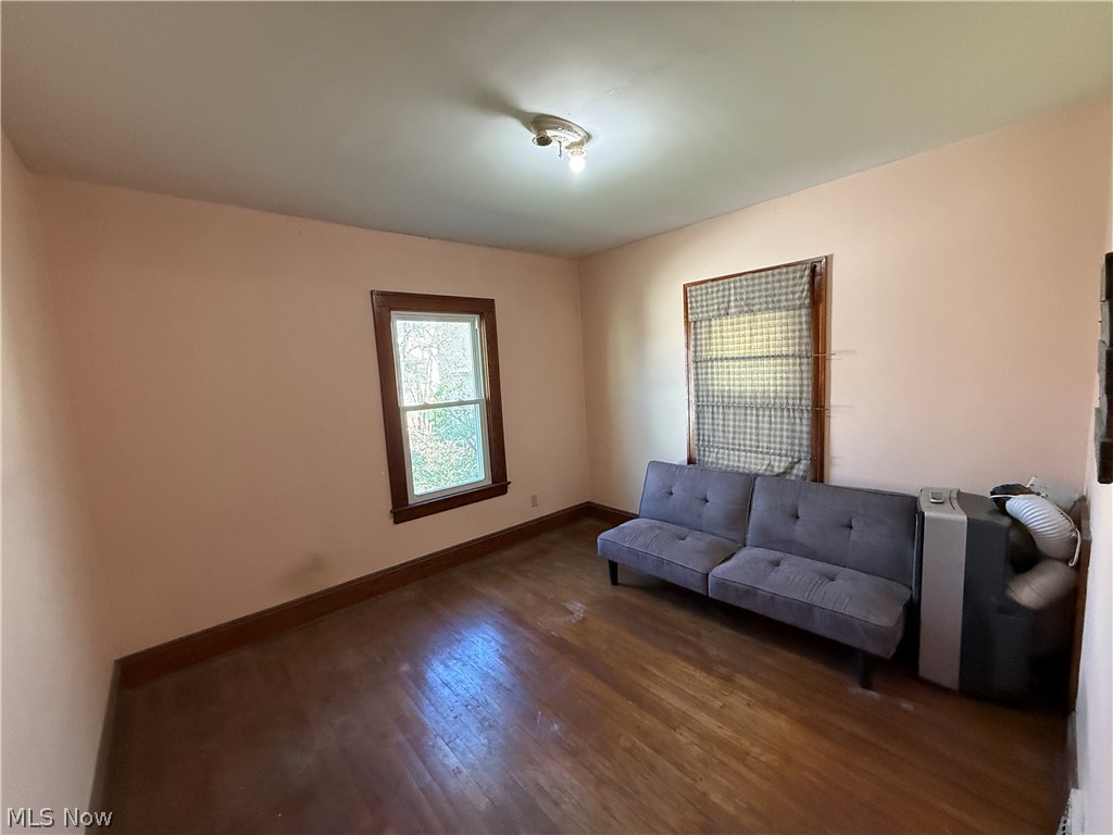 18309 Edgerton Road Cleveland, OH 44119 - Photo 8 of 20 Dn Unit Bedroom 2