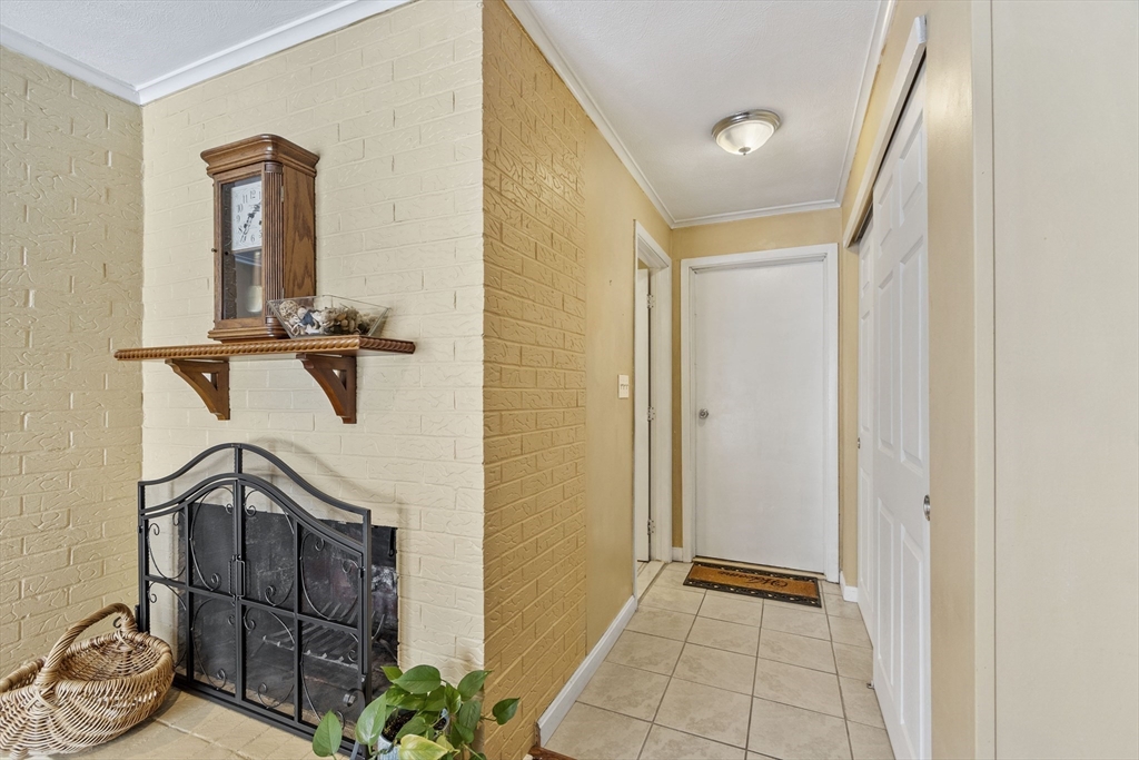 27 Donegal Road Peabody, MA 01960 - Photo 17 of 38 Gallery Image 17
