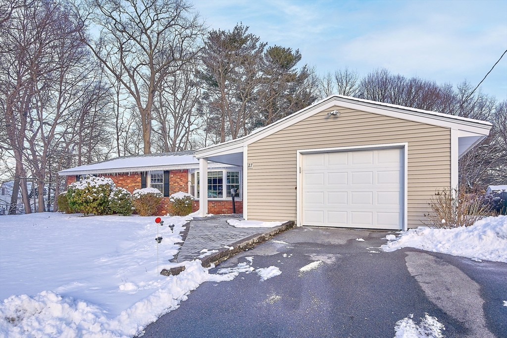 27 Donegal Road Peabody, MA 01960 - Photo 3 of 38 Gallery Image 3