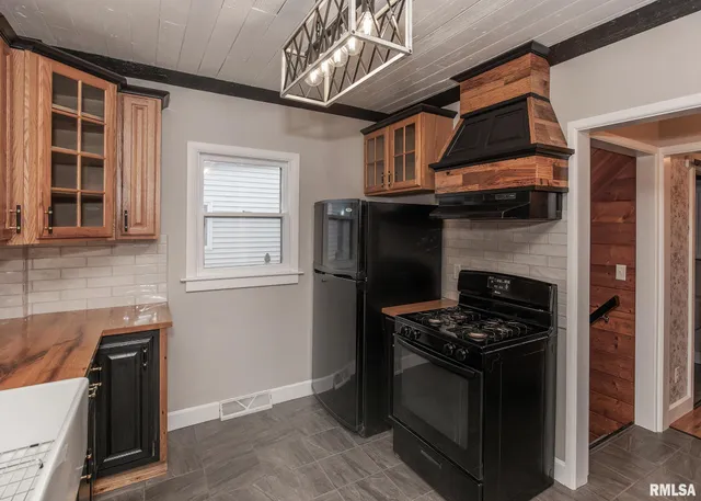 $215,000 | 213 North Williams Street, Geneseo, IL 61254