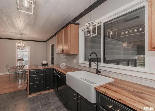 $215,000 | 213 North Williams Street, Geneseo, IL 61254