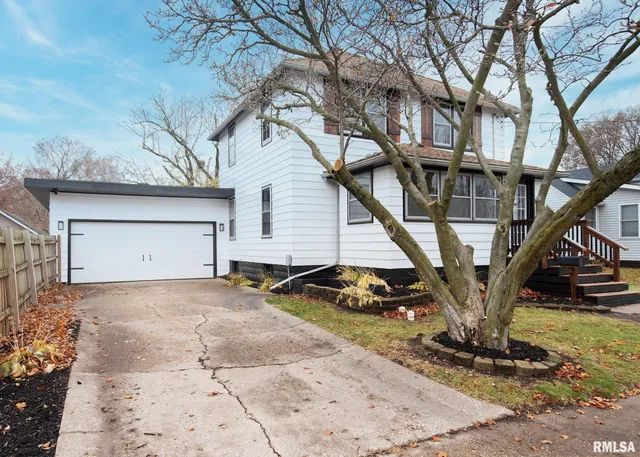 $215,000 | 213 North Williams Street, Geneseo, IL 61254