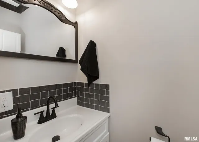 $215,000 | 213 North Williams Street, Geneseo, IL 61254