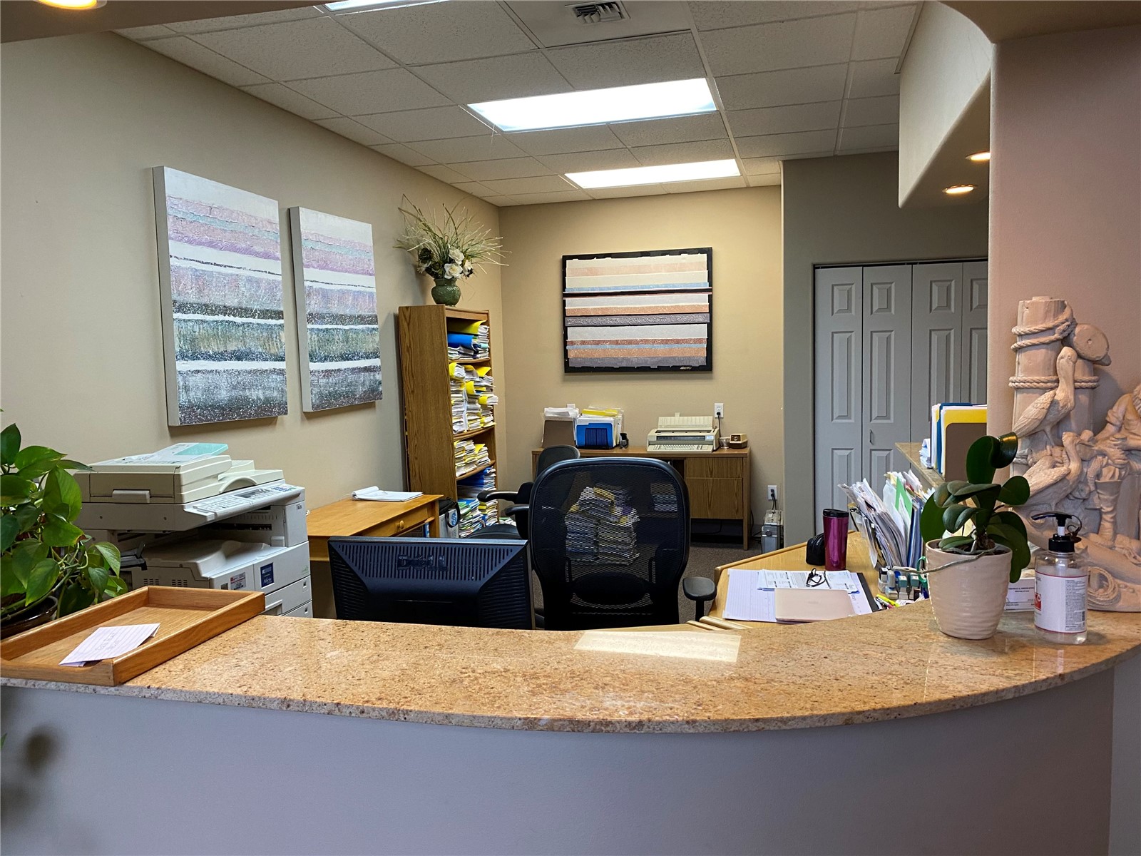 212 West Winesap Road, Unit 104 Bothell, WA 98012 - Photo 5 of 13 a living room with furniture flowerpot and a window