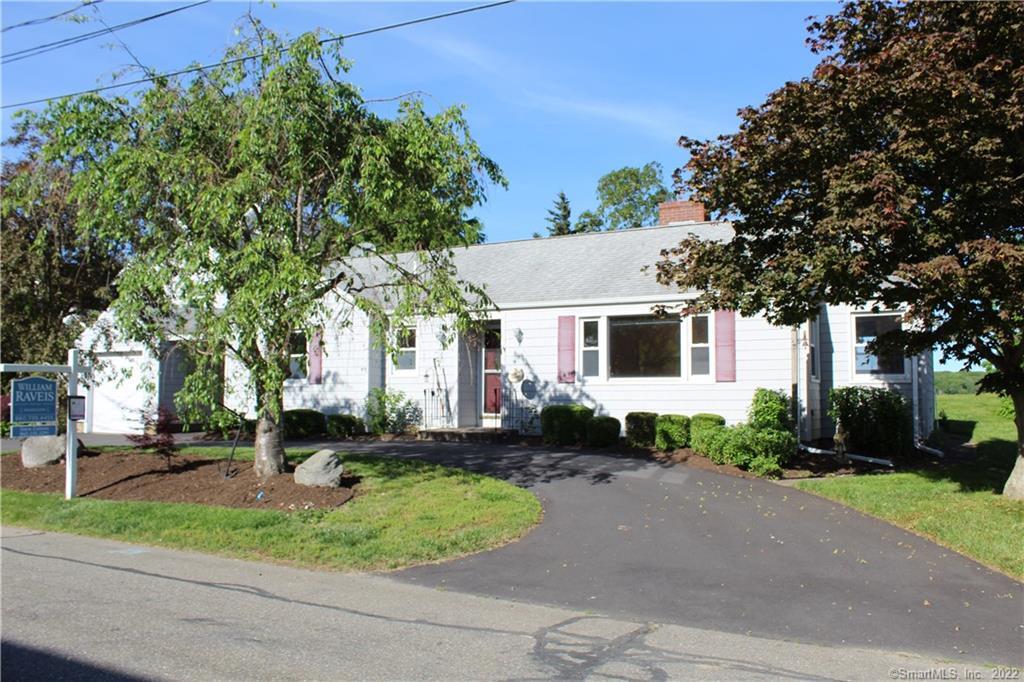 15 Ridgewood Road East Lyme, CT 06357 - Photo 1 of 1 15 Ridgewood Road is at the east end of Giants Neck Beach Association.