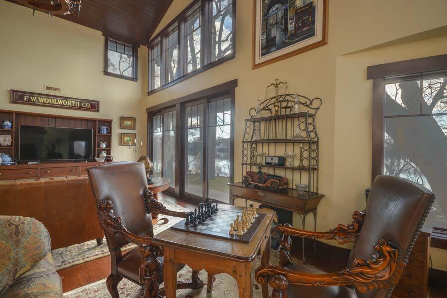 351 Huckins Neck Road Centerville, MA 02632 - Photo 31 of 55 a living room with furniture