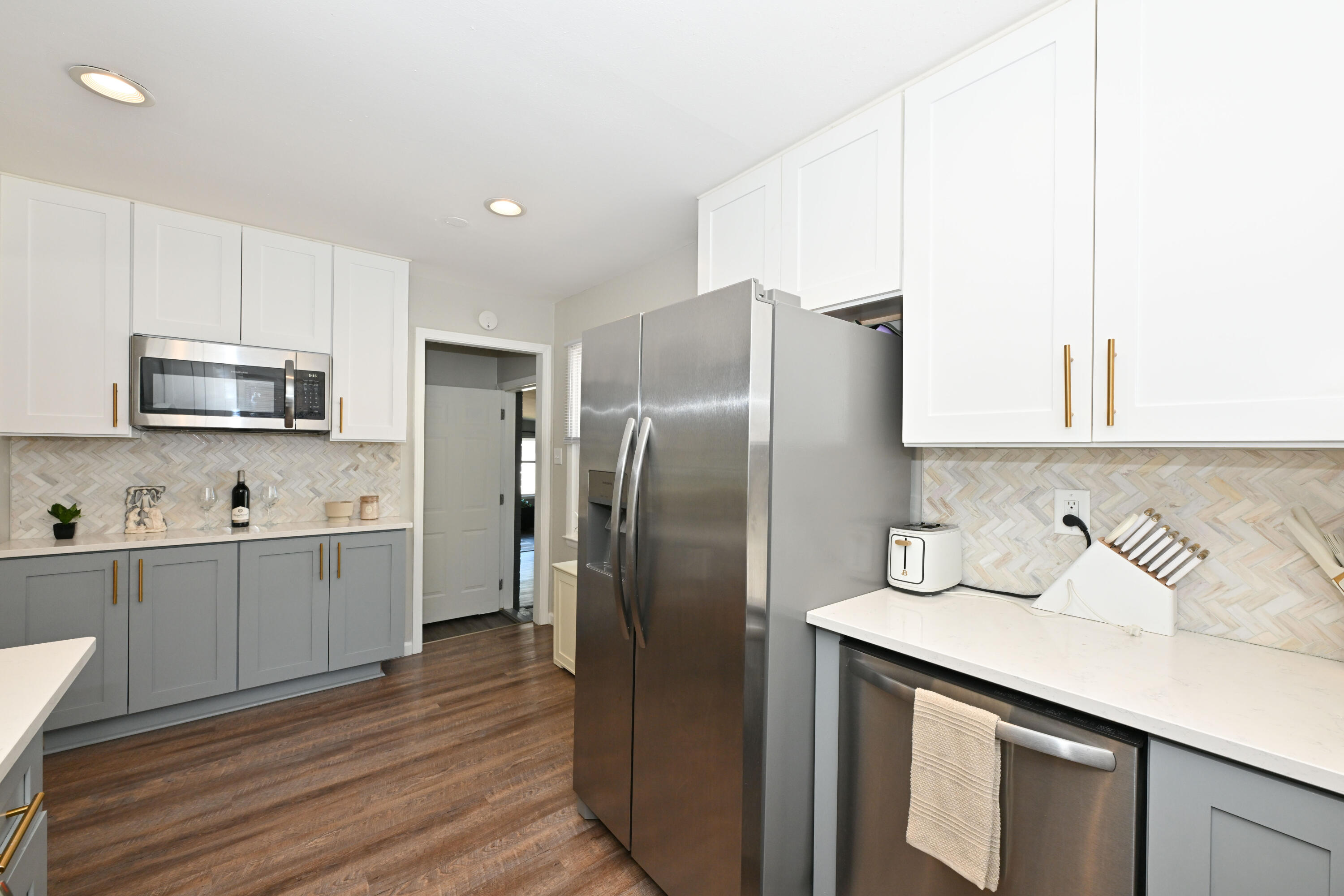 6476 North 84th Street Milwaukee, WI 53224 - Photo 10 of 31 Photo (10)