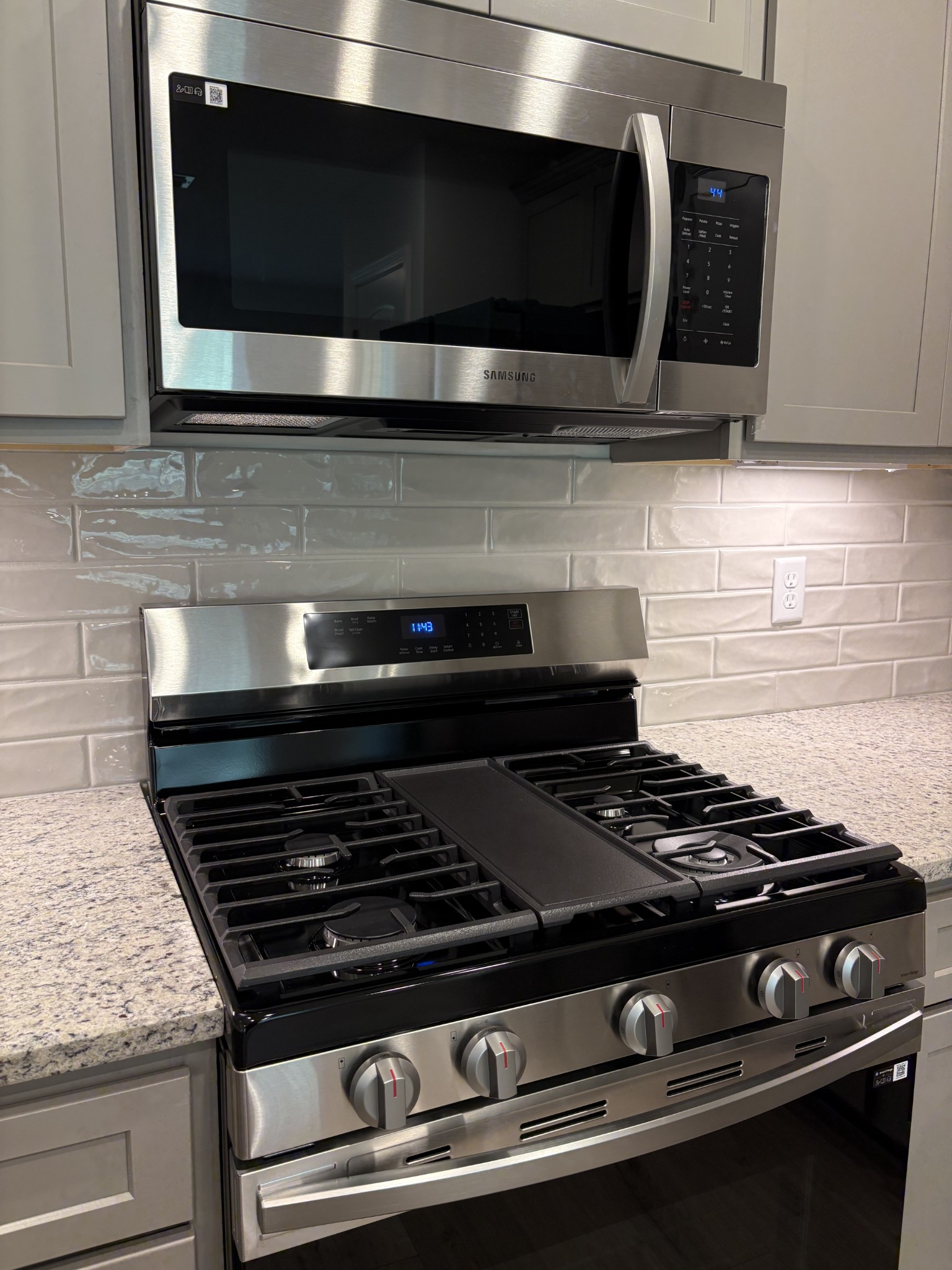 5730 Craven Lane Rockvale, TN 37153 - Photo 18 of 27 a stove top oven sitting inside of a kitchen
