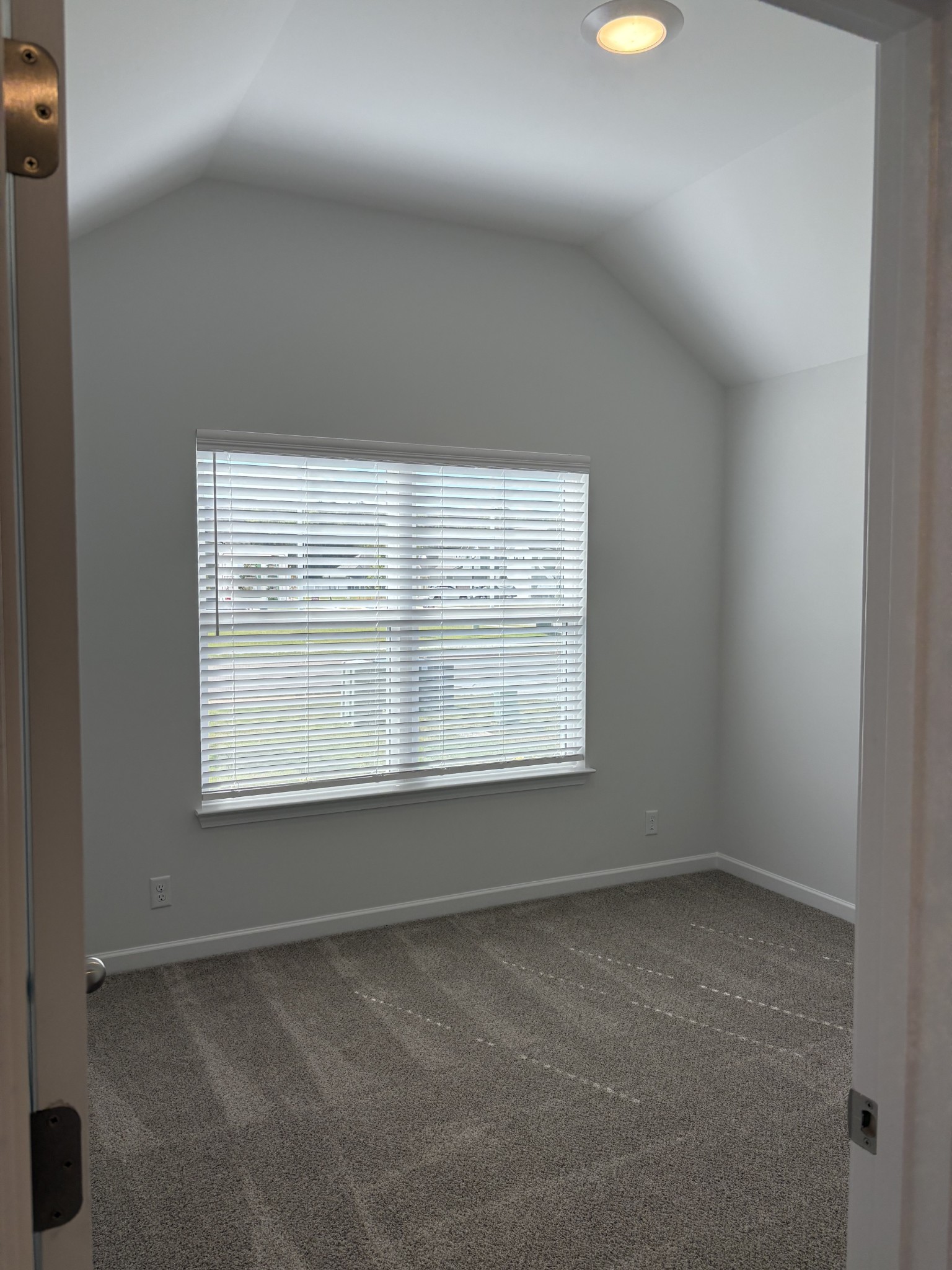 5730 Craven Lane Rockvale, TN 37153 - Photo 8 of 27 an empty room with a window