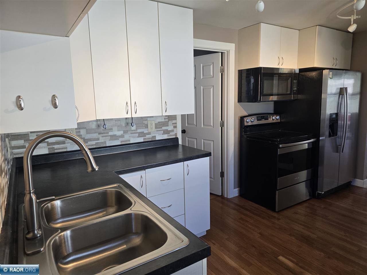 225 1st Street Southwest Chisholm, MN 55719 - Photo 15 of 31