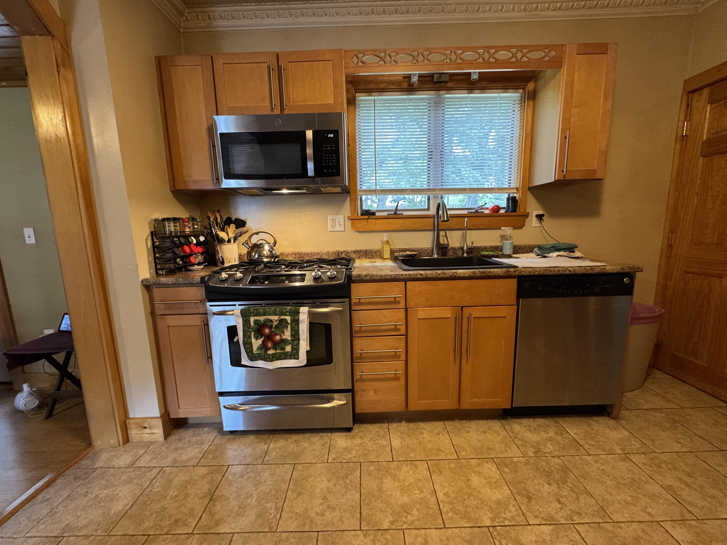 8 Cottage Street Guilford, ME 04443 - Photo 6 of 38 IMG_8497