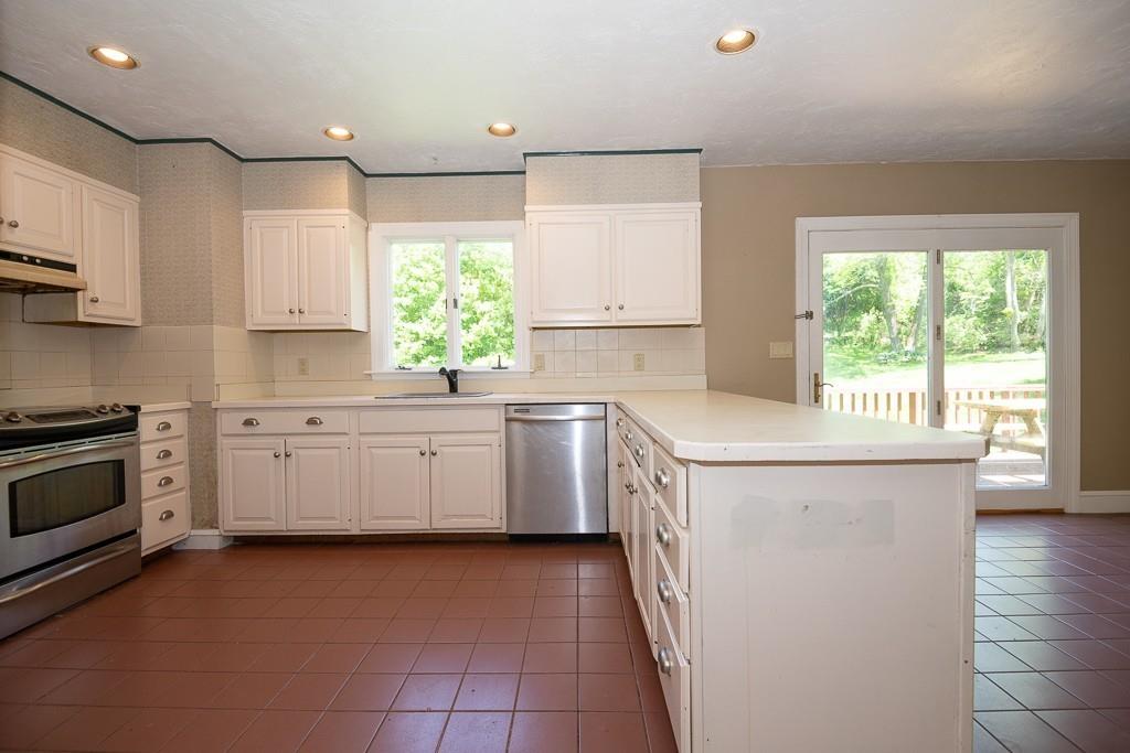 19 Chace Hill Road Sterling, MA 01564 - Photo 23 of 41