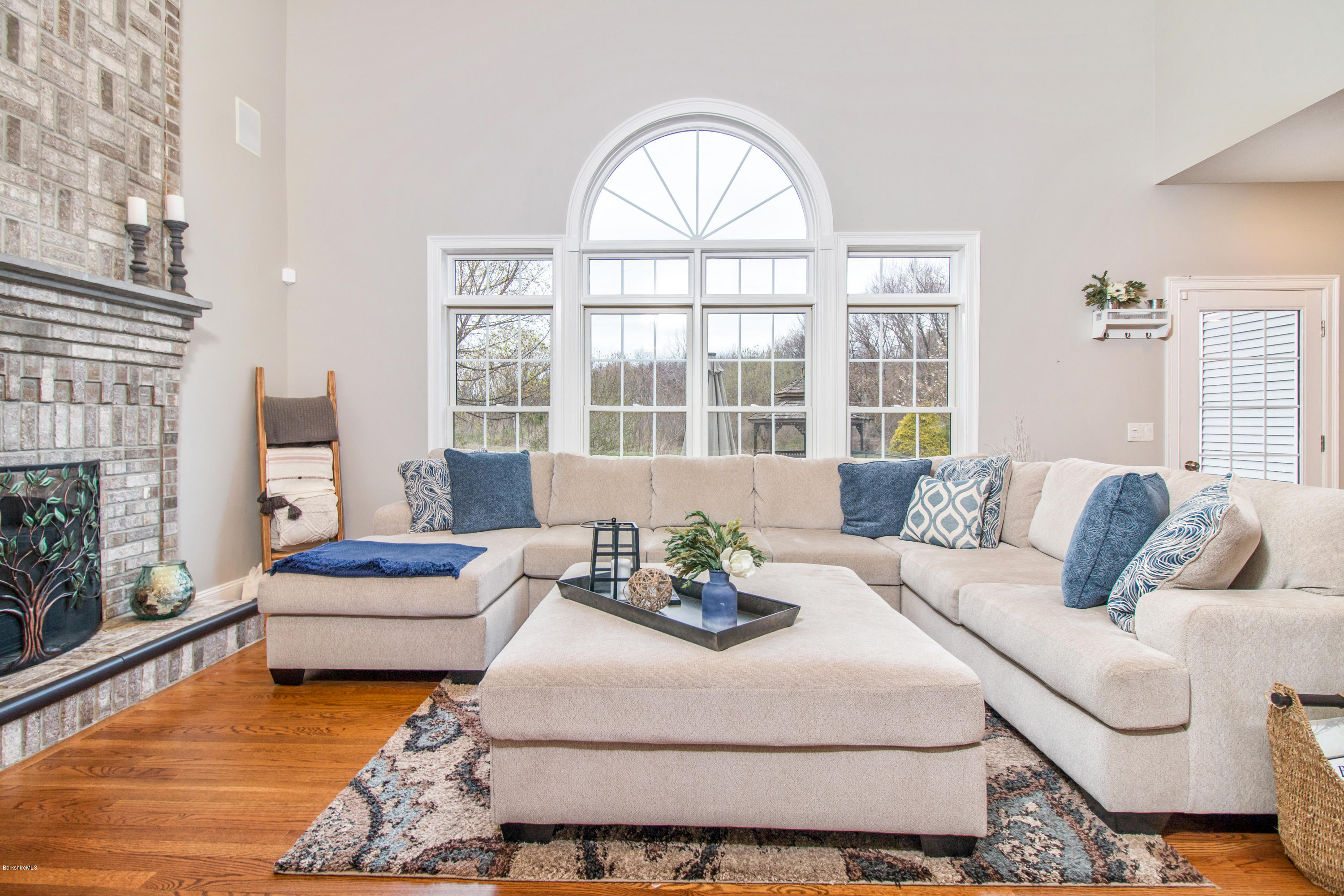 78 Hillside Road Southwick, MA 01077 - Photo 12 of 45 Living 3