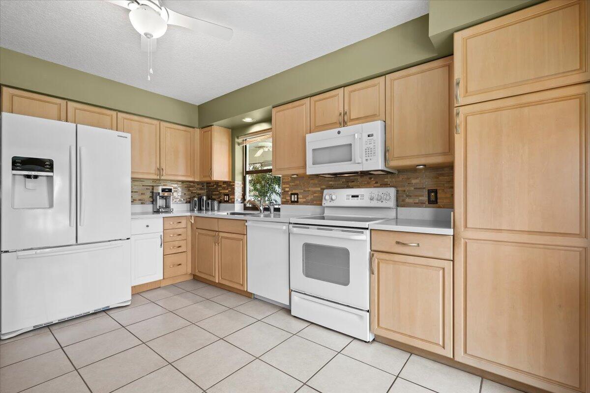 3941 Back Bay Drive, Unit 226 Jupiter, FL 33477 - Photo 15 of 53 17-LUX_9667