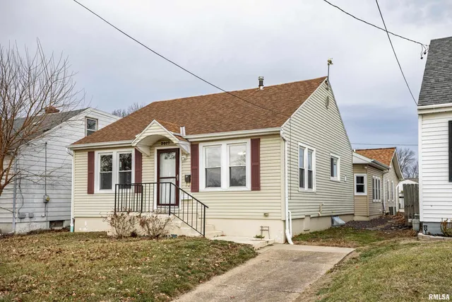 $165,000 | 2017 Harrison Street, Quincy, IL 62301