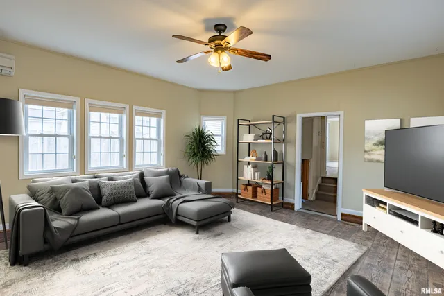 $165,000 | 2017 Harrison Street, Quincy, IL 62301