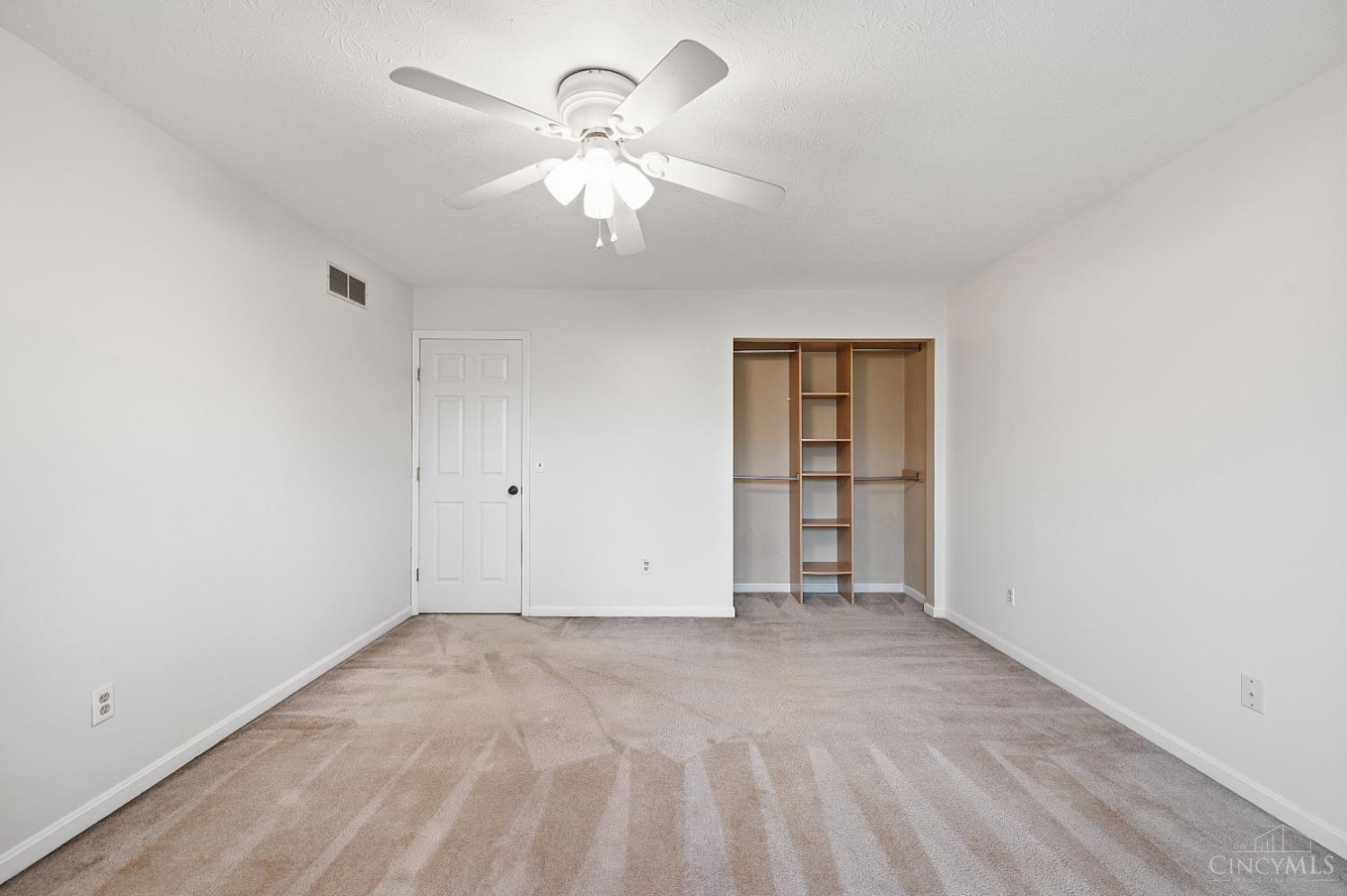 3883 Fulton Grove Road Cincinnati, OH 45245 - Photo 37 of 70