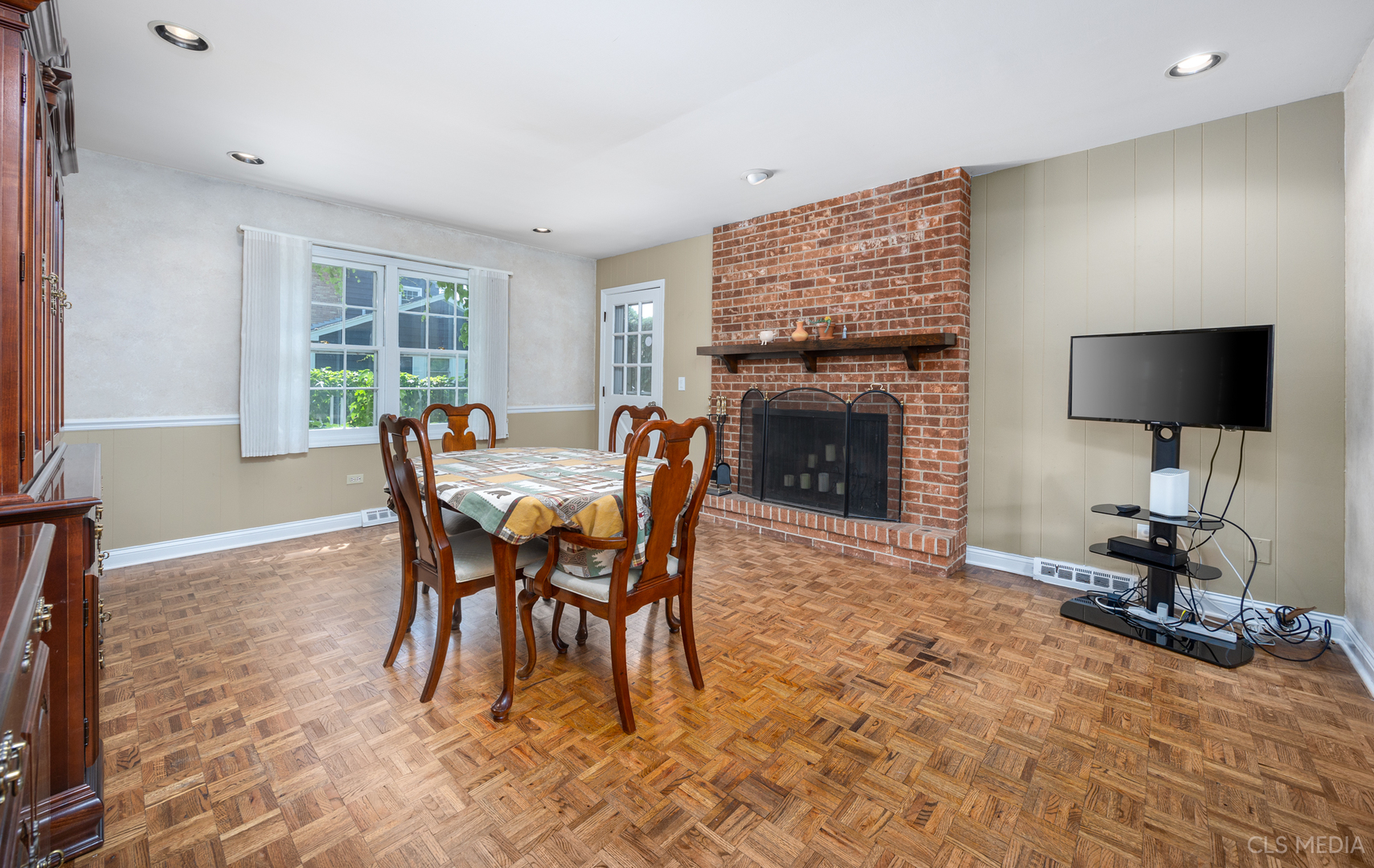 410 Providence Road Palatine, IL 60074 - Photo 11 of 31 Gallery Image 11