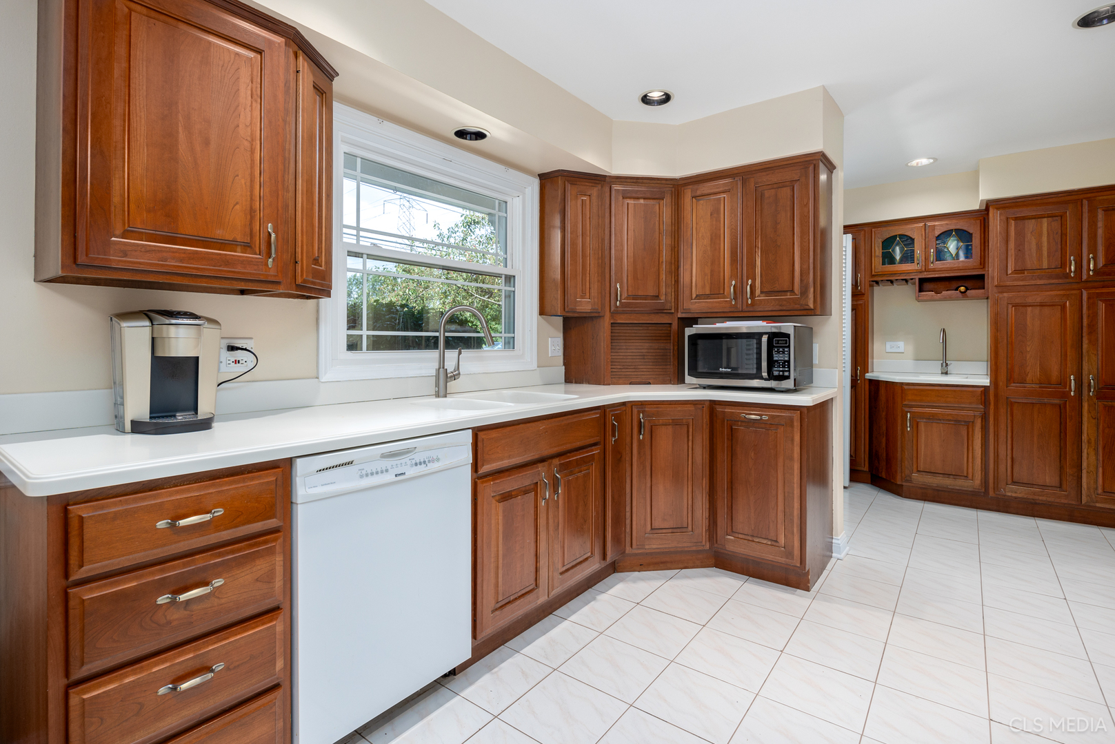 410 Providence Road Palatine, IL 60074 - Photo 7 of 31 Gallery Image 7