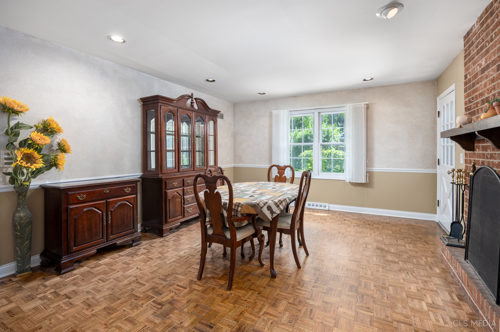 410 Providence Road Palatine, IL 60074 - Photo 10 of 31 Gallery Image 10