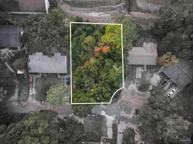 a view of a pathway in front of house